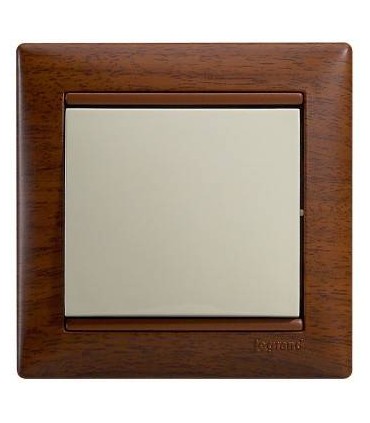 Выключатель Legrand Valena Тонированное дерево/белый {PRODUCT_REFERENCE}
