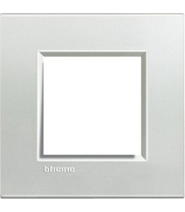Рамка прямоугольная на 1 пост (2 модуля), BTicino LivingLight, серебро LNA4802AG