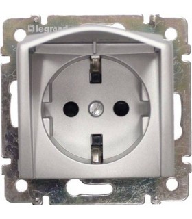 Силовая розетка 2К+3 с откидной крышкой на винтах Legrand Valena, алюминий  {PRODUCT_REFERENCE}